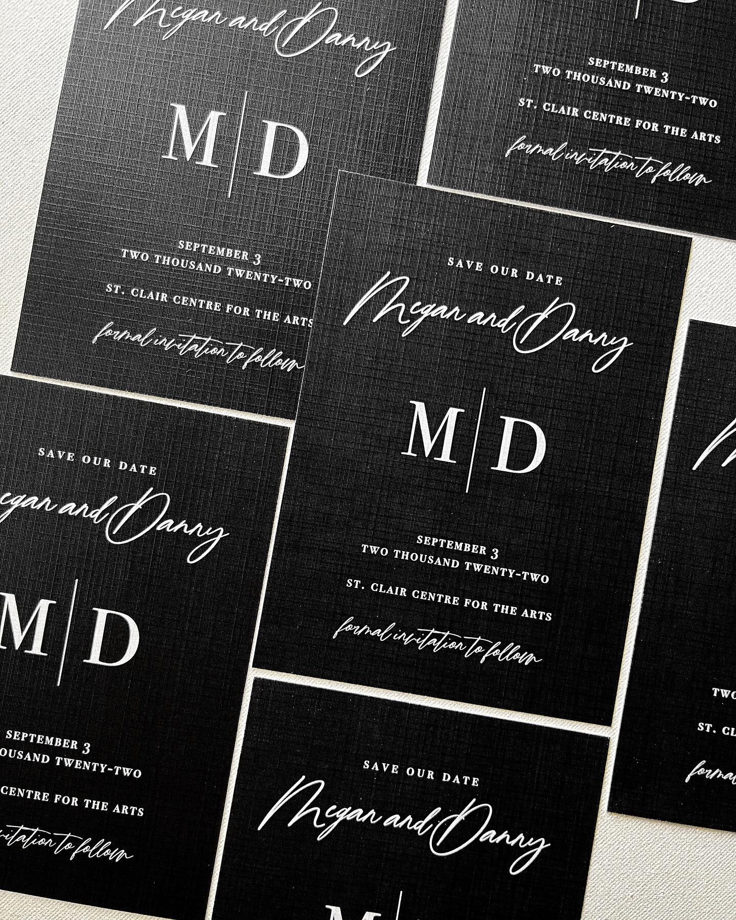 Save the dates - the 2022/2023 wedding seasons are booking up fast! So excited to be a part of so many amazing special days 🖤
How gorgeous is this linen paper in black?!